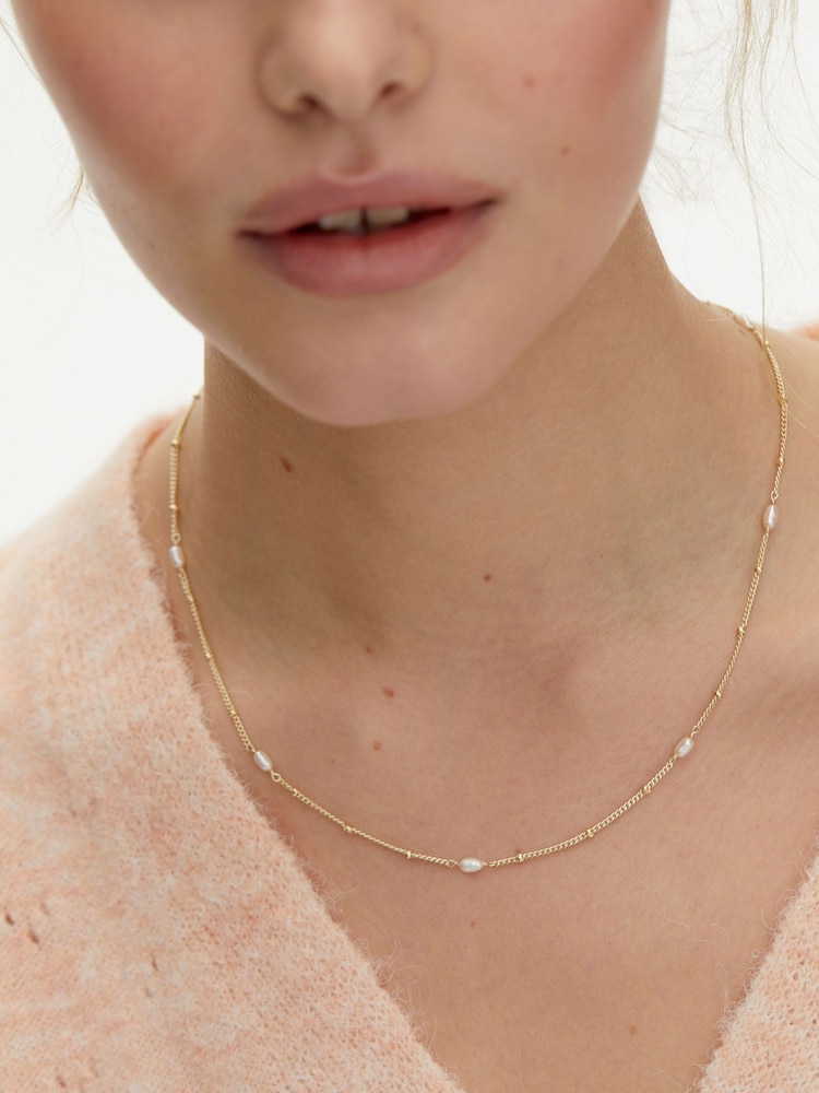 Oliver Bonas White Pearl Detail Gold Plated Mila Chain Necklace - Image 5 of 5