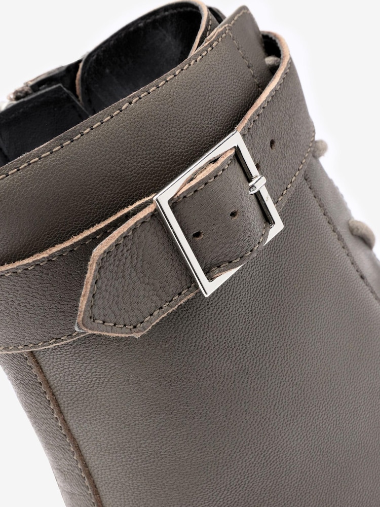 Braun - Forever Comfort® Geschnürte Lederstiefeletten mit Schnalle - Bild 4 von 4