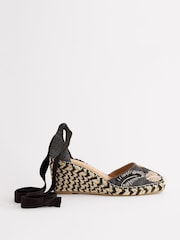 Schwarz - Forever Comfort® Schuhe mit Keilabsatz, eckiger Vorderpartie und Wickeldesign - Bild 3 von 6