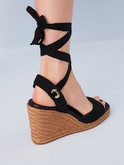 Schwarz - Forever Comfort® Schuhe mit Keilabsatz, Wickeldesign und Häkelspitze - Bild 3 von 8