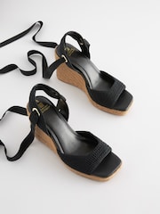 Schwarz - Forever Comfort® Schuhe mit Keilabsatz, Wickeldesign und Häkelspitze - Bild 4 von 8
