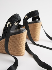 Schwarz - Forever Comfort® Schuhe mit Keilabsatz, Wickeldesign und Häkelspitze - Bild 8 von 8