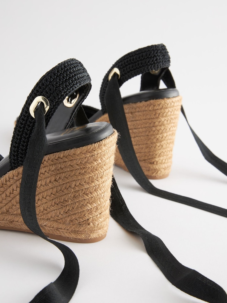 Schwarz - Forever Comfort® Schuhe mit Keilabsatz, Wickeldesign und Häkelspitze - Bild 8 von 8 Schwarz - Forever Comfort® Schuhe mit Keilabsatz, Wickeldesign und Häkelspitze - Bild 8 von 8