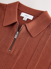 Rust Brown - Camisa polo de malha texturizada rica em algodão com zíper de corte regular - Imagem 6 de 7