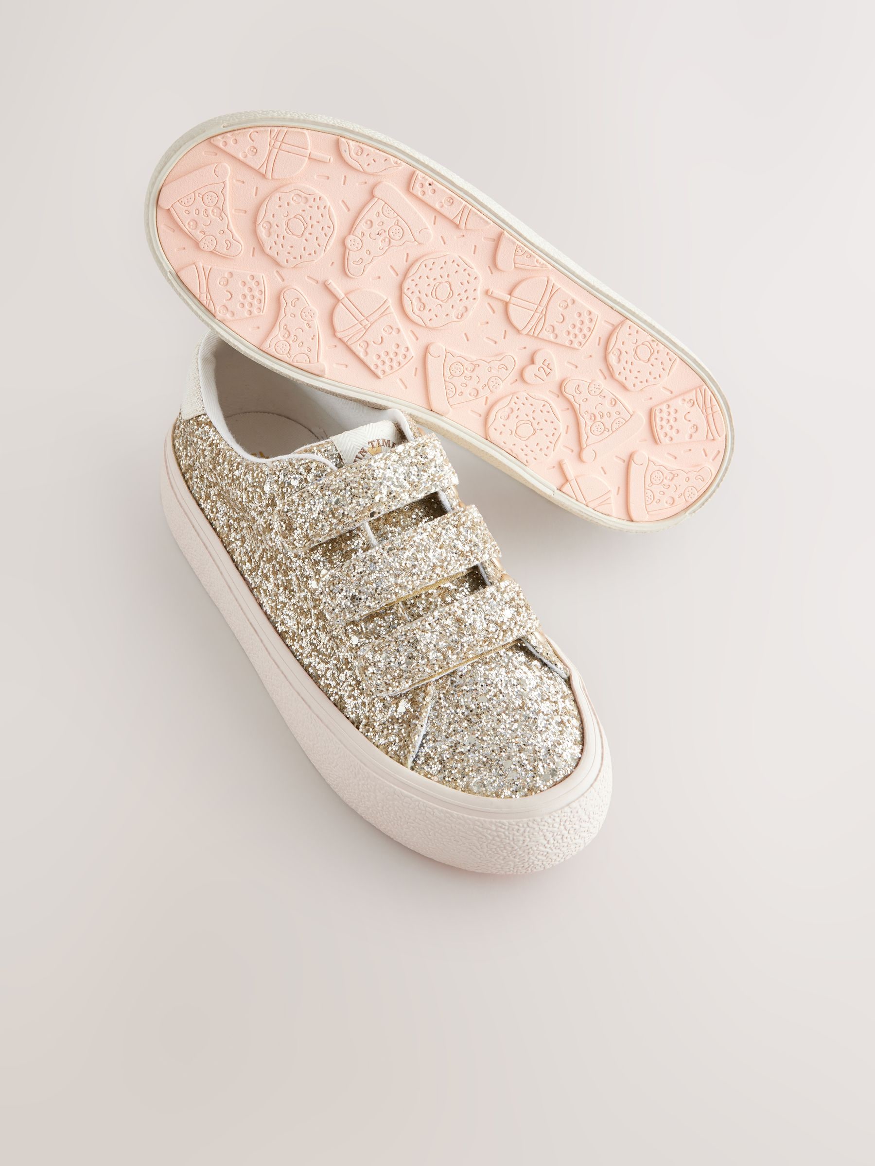 Kaufen Sie Gold - Flacher Turnschuh from Next Switzerland