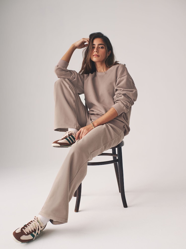 The Set 2-teiliges Set mit Sweatshirt und Jogginghose mit weitem Bein - Bild 1 von 12 The Set 2-teiliges Set mit Sweatshirt und Jogginghose mit weitem Bein - Bild 1 von 12