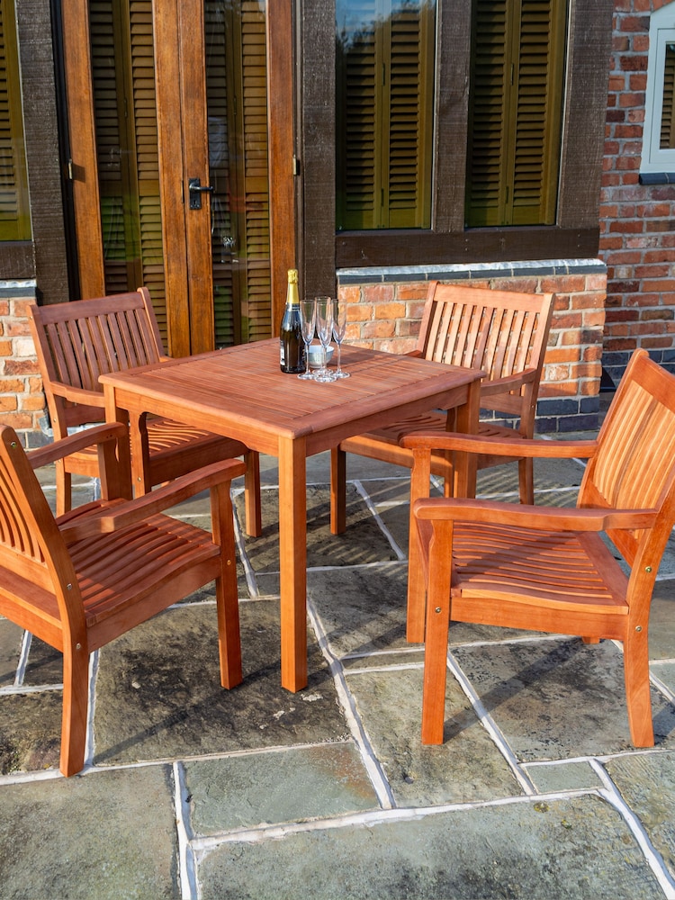 Rowlinson Honey Brown Willington 4 Seat Square Garden Dining Set - Image 1 of 4