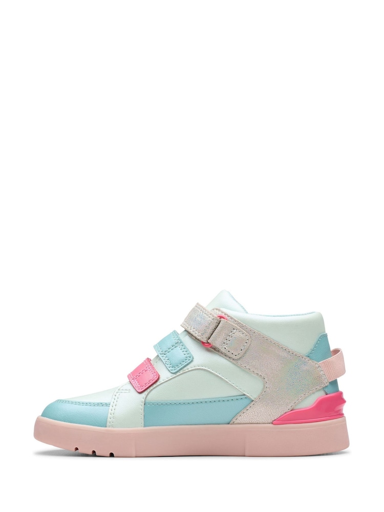 Botas con diseño multicolor Oslo Play para niño de Clarks - Imagen 2 de 7 Botas con diseño multicolor Oslo Play para niño de Clarks - Imagen 2 de 7