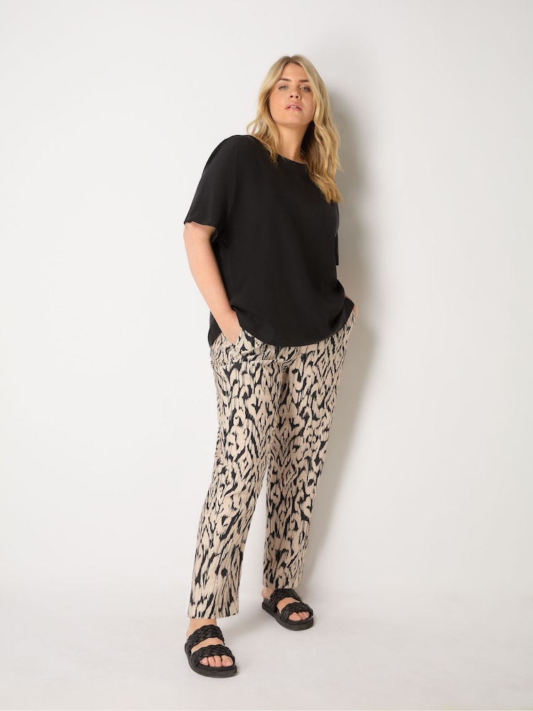 Live Unlimited Live Unlimited Curve Mono Tapered Hose in Schwarz mit Print - Bild 1 von 4