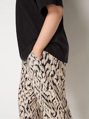 Live Unlimited Live Unlimited Curve Mono Tapered Hose in Schwarz mit Print - Bild 3 von 4