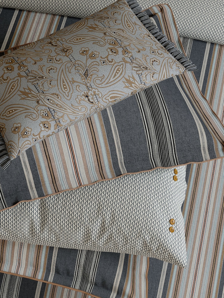 Bedeck of Belfast Oscar Cushion - صورة 1 من 4