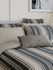 Bedeck of Belfast Oscar Cushion - صورة 3 من 4