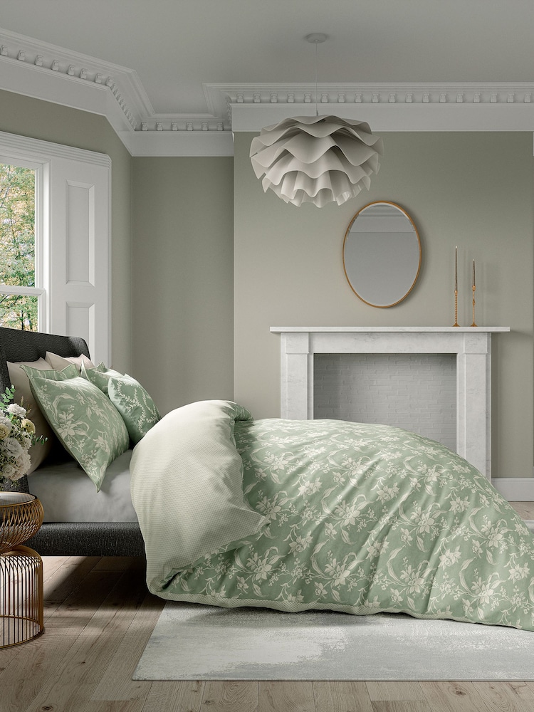 V&A Green Daffodil Dreams 100% Cotton Duvet Cover and Pillowcase Set - Image 1 of 5