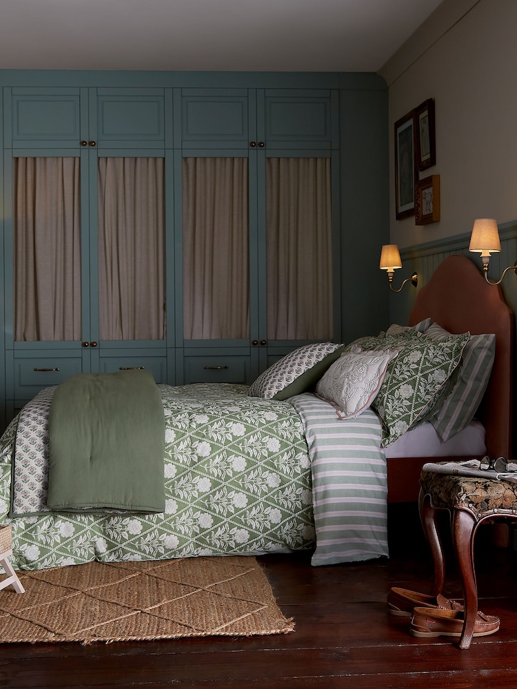Joules Green Juliette Stamp Standard Pillowcase 100% Cotton Pair - Image 5 of 5