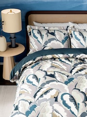 طقم من غطاء لحاف وكيس وسادة بخامة %100 قطن تصميم Calathea Duvet من Harlequin - صورة 2 من 5