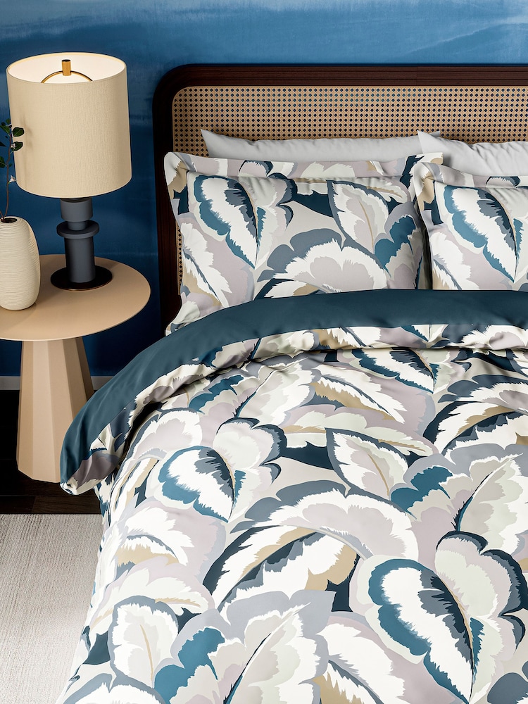 طقم من غطاء لحاف وكيس وسادة بخامة %100 قطن تصميم Calathea Duvet من Harlequin - صورة 2 من 5