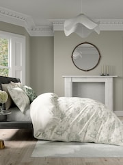 V&A Green Garden Of Love 100% Cotton Duvet Cover and Pillowcase Set - Image 1 of 5