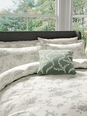 V&A Green Garden Of Love 100% Cotton Duvet Cover and Pillowcase Set - Image 2 of 5