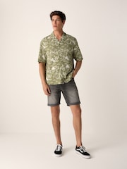 Green/White Western Style Printed Short Sleeve Shirt With Cuban Collar - Image 2 of 5