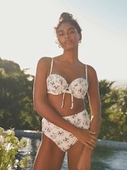 B by Ted Baker Wired White Floral Print Bikini Top - Image 2 de 5