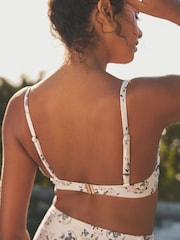B by Ted Baker Wired White Floral Print Bikini Top - Image 3 de 5