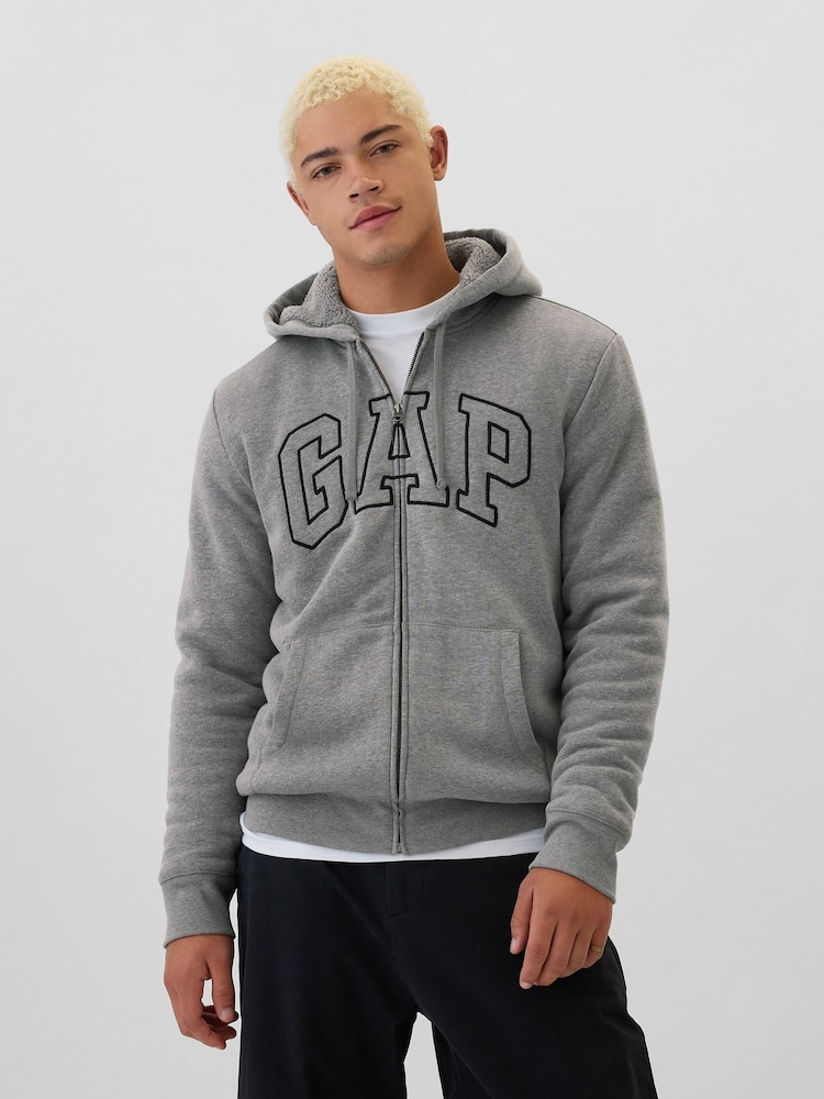 Hellgrau - Gap – Kapuzenjacke mit Reißverschluss, Sherpafutter und Logo - Bild 1 von 5 Hellgrau - Gap – Kapuzenjacke mit Reißverschluss, Sherpafutter und Logo - Bild 1 von 5