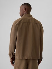 Brązowy - Dżinsowa kurtka koszulowa Gap Denim Cargo - Image 2 of 5