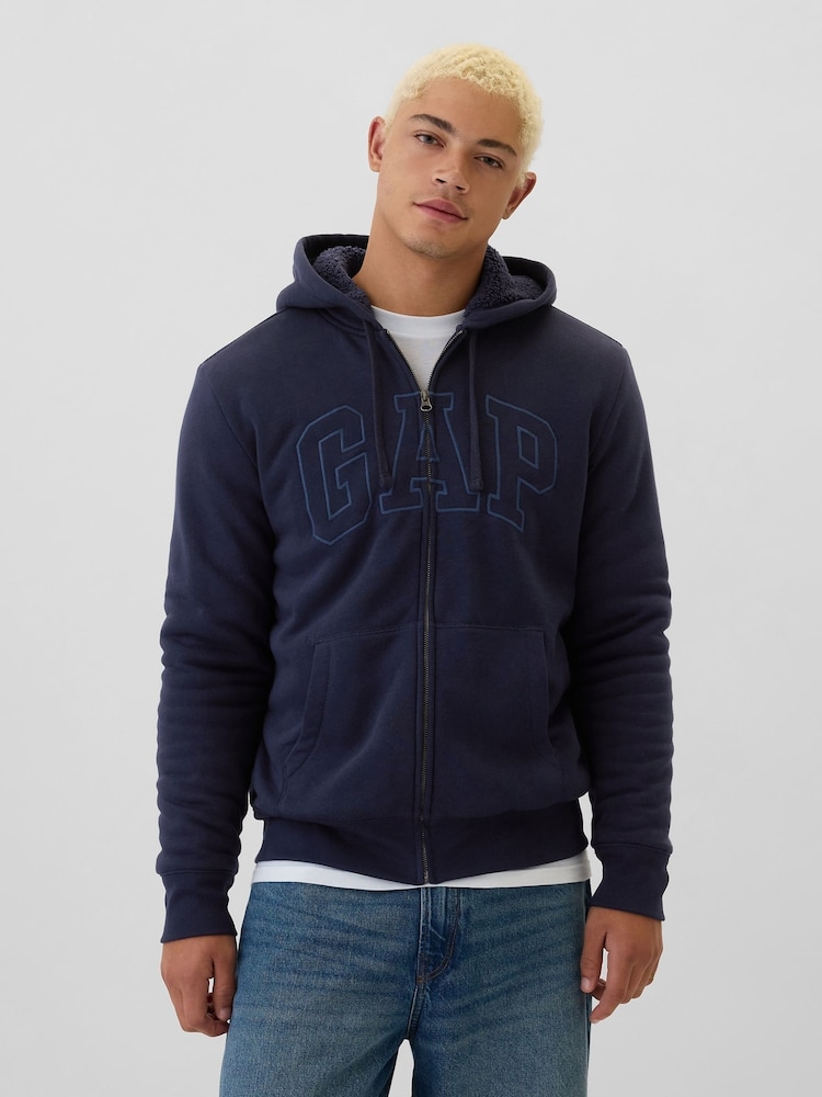Marineblau/blau - Gap – Kapuzenjacke mit Reißverschluss, Sherpafutter und Logo - Bild 1 von 5 Marineblau/blau - Gap – Kapuzenjacke mit Reißverschluss, Sherpafutter und Logo - Bild 1 von 5