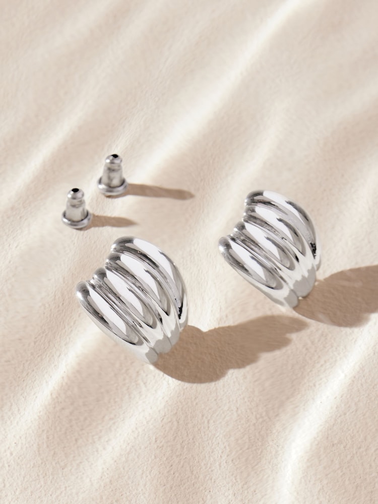 Tonalité argentée - Boucles d'oreilles en acier inoxydable à arête courbe - Image 4 of 10