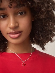 Tono plateado - Red Heart Necklace - Imagen 3 de 5
