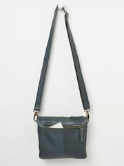 Verde azulado - FatFace Buckle Crossbody Bag - Imagen 2 de 2
