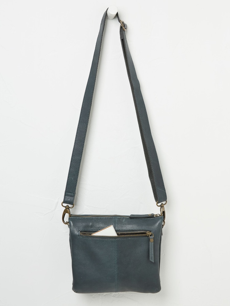 Verde azulado - FatFace Buckle Crossbody Bag - Imagen 2 de 2 Verde azulado - FatFace Buckle Crossbody Bag - Imagen 2 de 2
