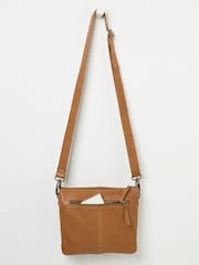 Marrón tostado - FatFace Buckle Crossbody Bag - Imagen 2 de 4