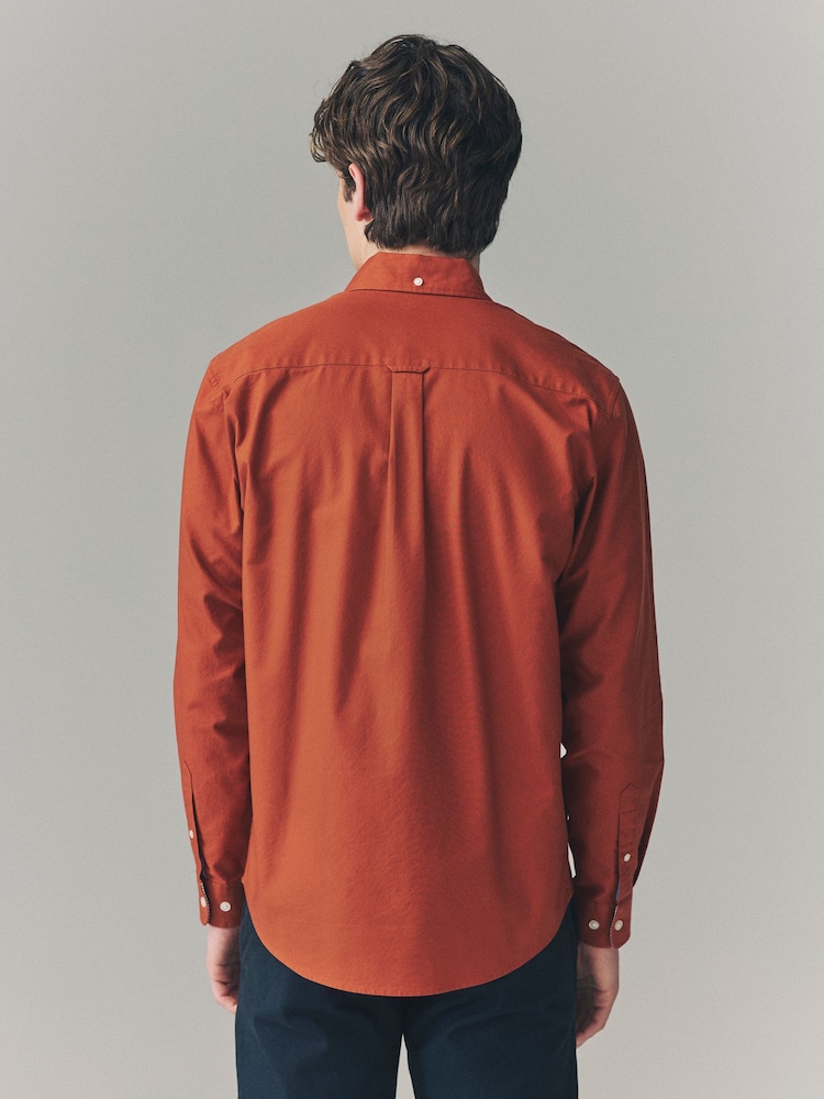 Rouge - Ajustement régulier - Chemise Oxford à manches longues - Image 3 of 6