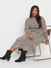 Yours Curve Natural Chiffon Studded Tape Slevee Midaxi Dress - Image 3 of 5