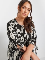 Yours Curve Black Limited 3/4 Tie Sleeve Midaxi Dress - Image 5 of 5