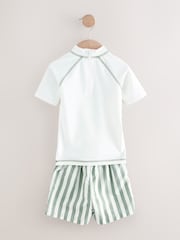 blanco/verde - Conjunto de pantalones cortos y camiseta con diseño de protección solar (3 meses - 7 años) - Imagen 3 de 5