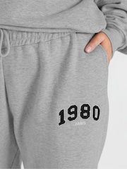 Yours Curve Grey Appliqué Cuffed Joggers - Image 4 of 5