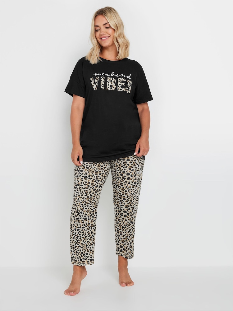 Conjunto de pijama de algodón 100 % y pernera ancha con mensaje "Weekend Wibes" de Yours Curve - Imagen 2 de 4 Conjunto de pijama de algodón 100 % y pernera ancha con mensaje "Weekend Wibes" de Yours Curve - Imagen 2 de 4
