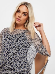 Top oversize de malla con estampado de leopardo de Yours Curve - Imagen 4 de 5