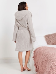 PixieGirl Petite Honeycomb Short Hooded Robe - Imagen 3 de 5