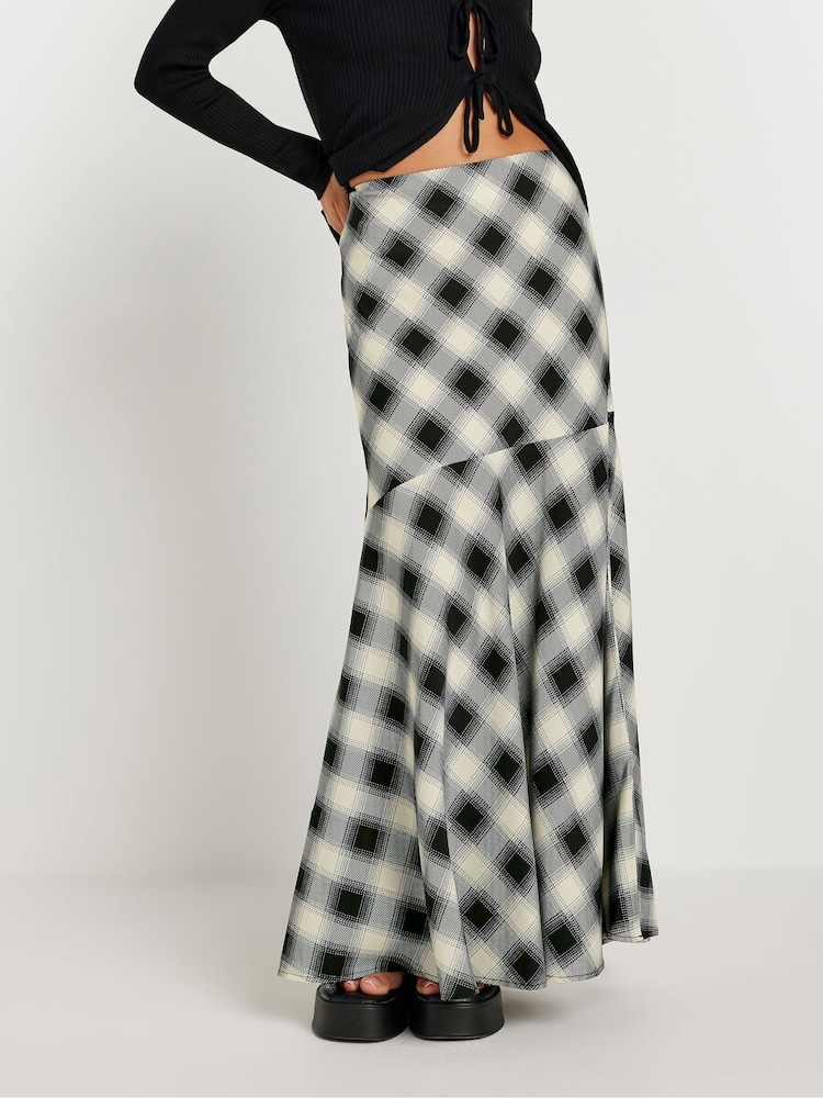 PixieGirl Petite Black Check Maxi Skirt - Image 2 of 5