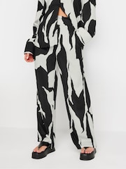 PixieGirl Petite Black Mono Abstract Print Wide Leg 100% Cotton Trousers - Image 2 of 5