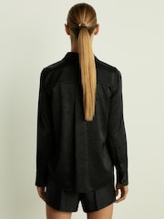 Pantalones cortos de esmoquin con diseño de rayas de lamé en tejido de sarga Minnie de Reiss - Imagen 4 de 6