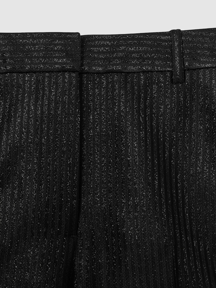 Pantalones cortos de esmoquin con diseño de rayas de lamé en tejido de sarga Minnie de Reiss - Imagen 6 de 6