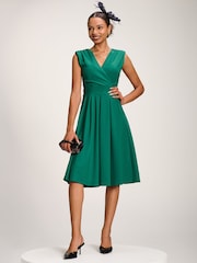 Jolie Moi Green Plain Sleeveless Midi Dress - Image 1 of 6
