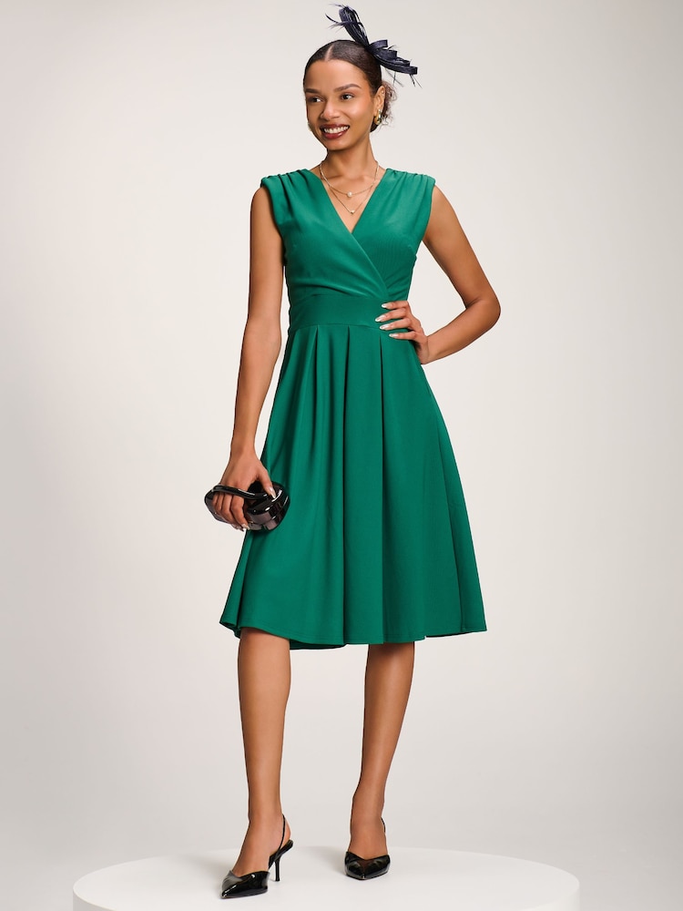 Jolie Moi Green Plain Sleeveless Midi Dress - Image 1 of 6