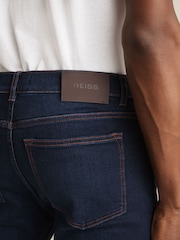 Washed Dark Indigo - Reiss Bleaker Skinny-Fit Jeans - Изображение 4 из 6