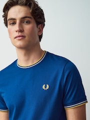 Fred Perry Twin Tipped Logo T-Shirt - Image 4 of 6