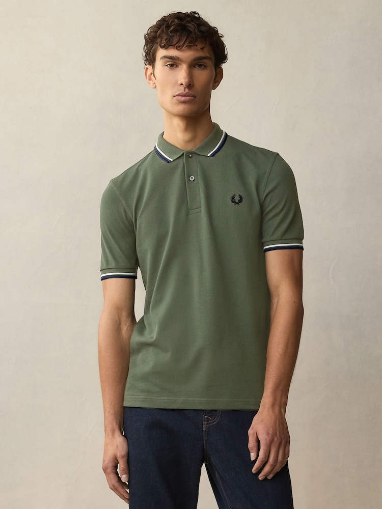Groen - Fred Perry polo met tweekleurig gestreept randje - Image 1 of 7